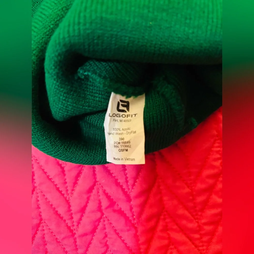 LOGOfit Notre Dame Kelly Green Beanie with Navy Logo